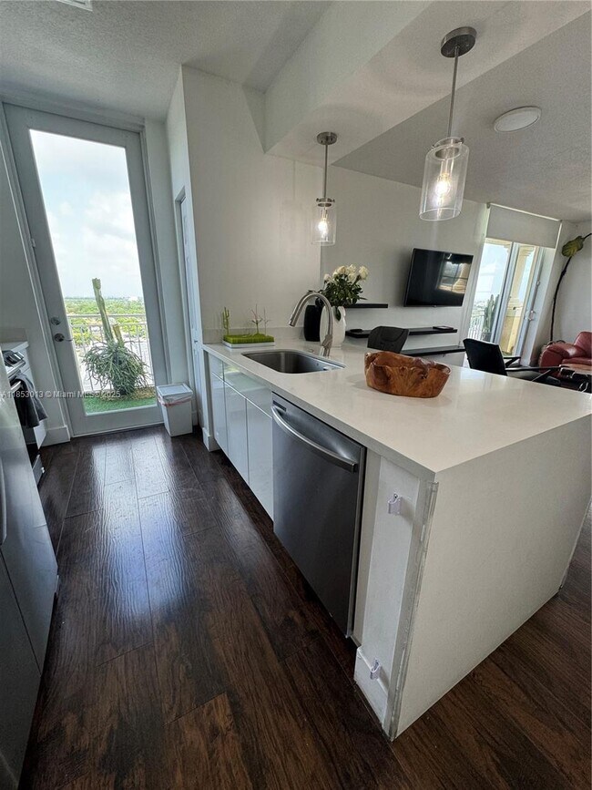 Foto del edificio - 215 SW 42nd Ave