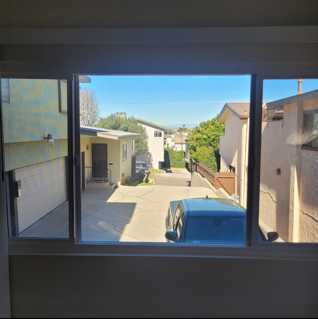 Building Photo - 2614 Voorhees Ave