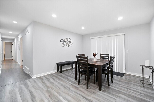 Foto del edificio - 334 W Central Ave