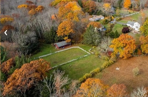 Setting in fields and woods - 79 Owens Ln