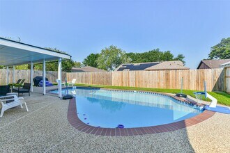 Building Photo - 3205 Brookhurst Ln