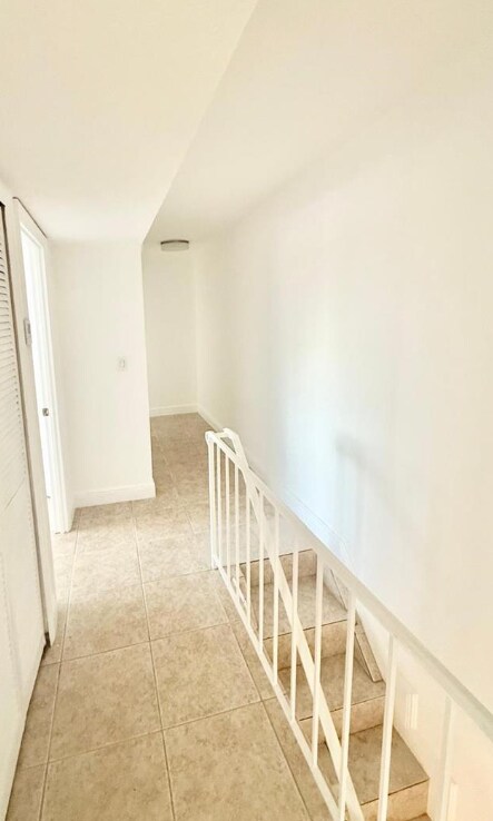 Foto del edificio - 984 W 40th St