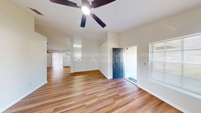 Foto del edificio - 9719 Red Clover Ave