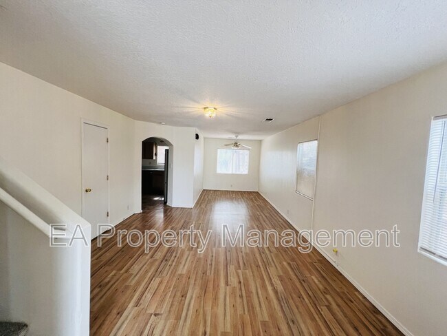 Building Photo - 7008 Angela Dr NE
