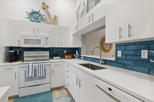 Foto del edificio - 9320 Clubside Cir