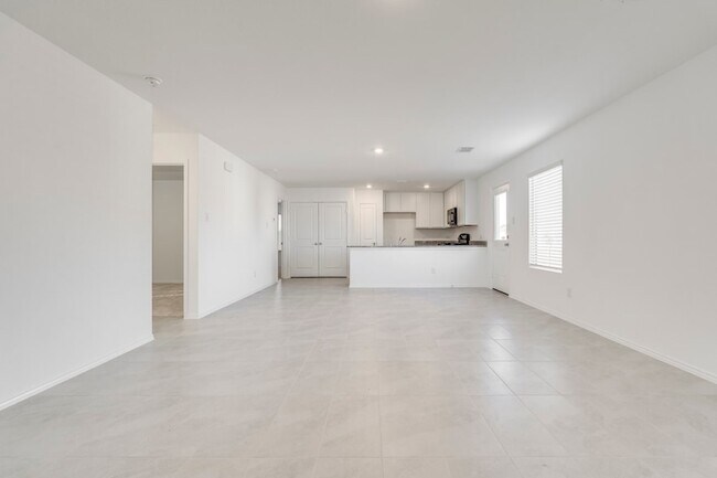 Foto del edificio - 8721 Whistling Duck Dr