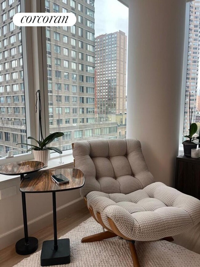 Building Photo - 550 Tenth Avenue 714