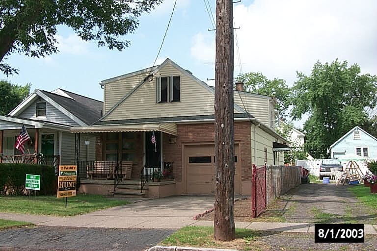 Primary Photo - 228 71st St