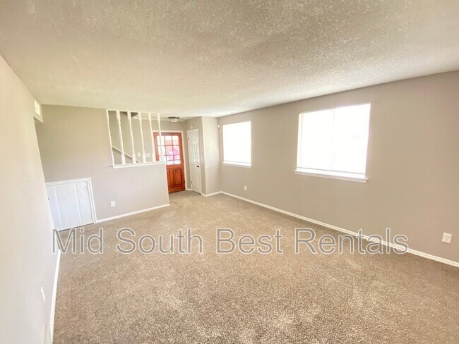 Building Photo - 6567 Birkenhead