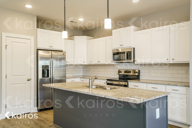 Building Photo - 3709 Oak Leaf Wy