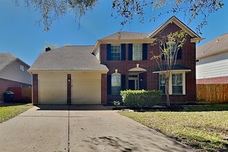 Building Photo - 814 Hyacinth Pl