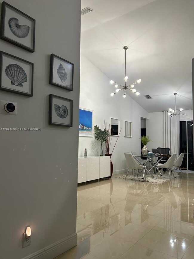 Foto del edificio - 805 Falling Water Rd