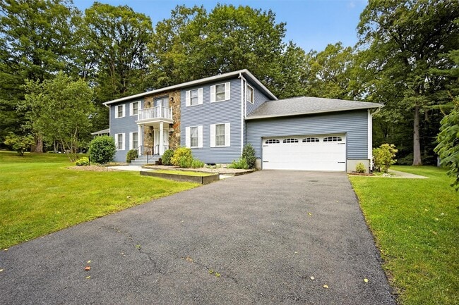 Foto del edificio - 92 Brook Hollow Dr