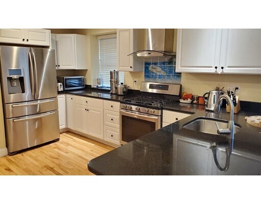 Foto del edificio - 33 Fox Hill Dr