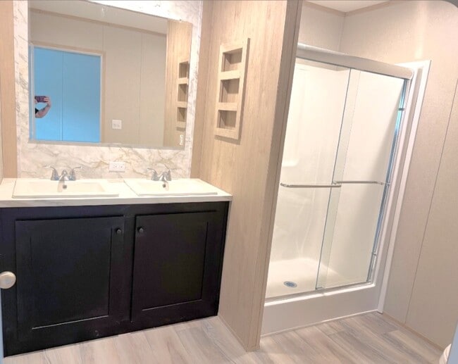 Building Photo - 310 Karlee Dr