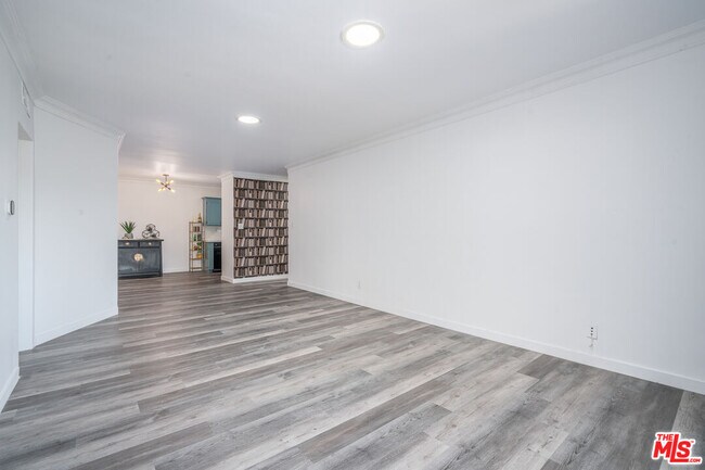 Foto del edificio - 4544 Colbath Ave