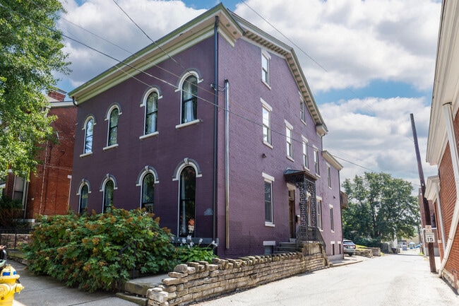 Building Photo - 223 E 7th St