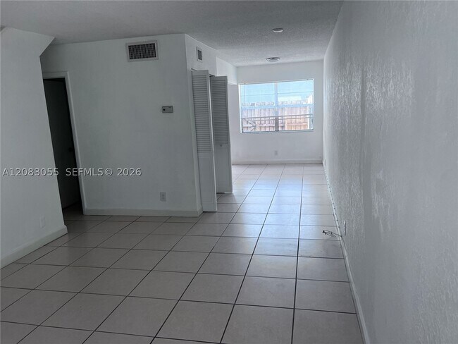 Building Photo - 4651 NW 9th Dr
