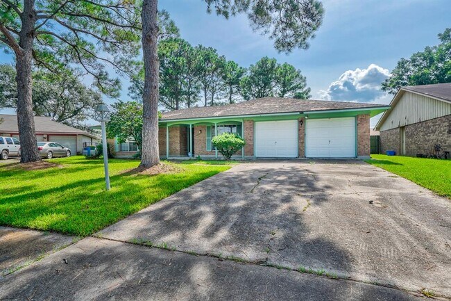 Building Photo - 4517 Coachman Dr