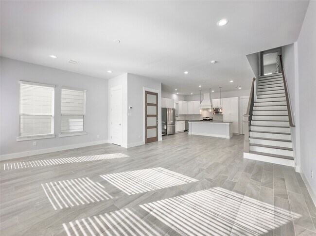 Building Photo - 1602 Westside Gardens Ln