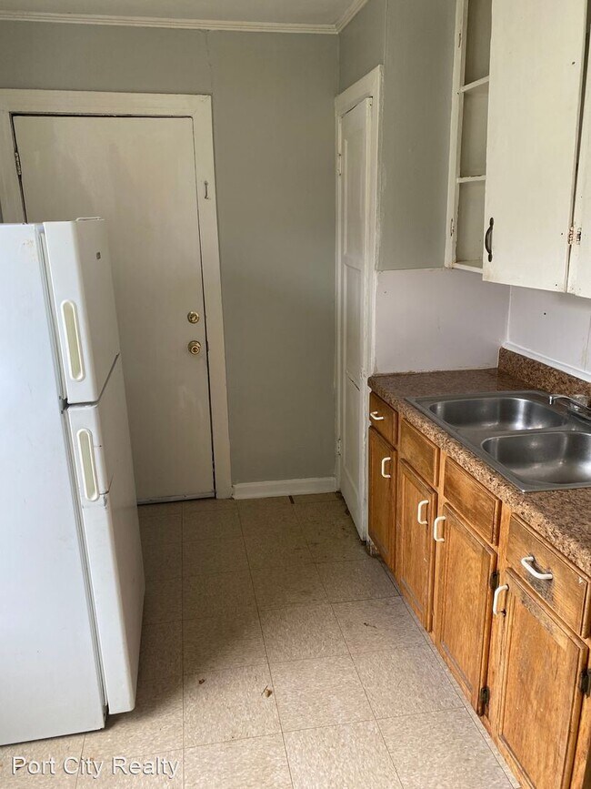 Building Photo - 2 br, 1 bath House - 2602 Trichel St.