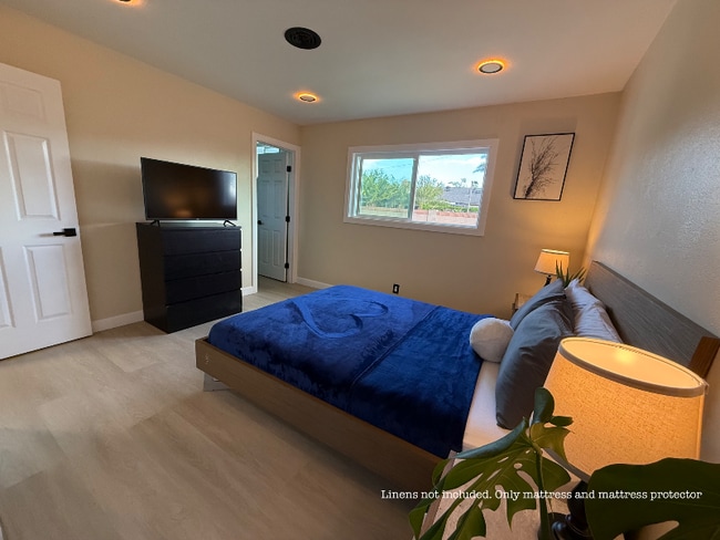 Building Photo - 6382 Yale Cir