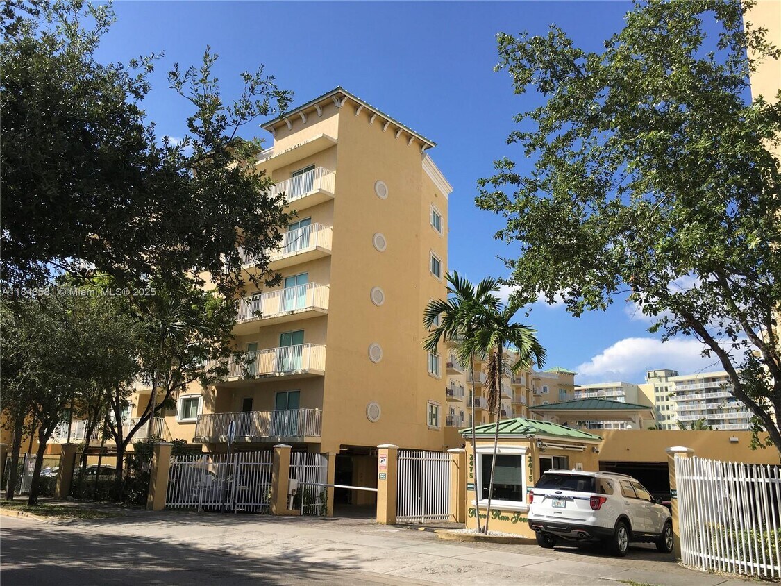 Foto principal - 2475 NW 16th St Rd