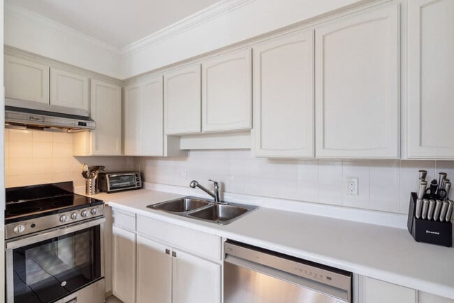 Photo du bâtiment - 1126 W 11th Ave