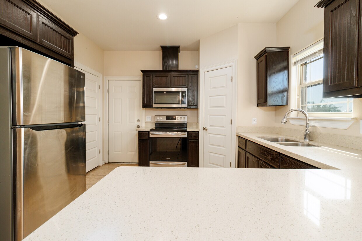 Foto principal - 2710 E Garfield Ave