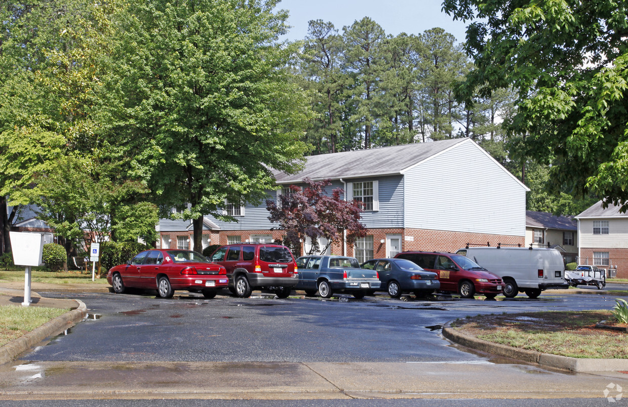 Foto principal - Berkley West Apartments