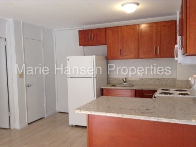 Building Photo - 2845 Waialae Ave