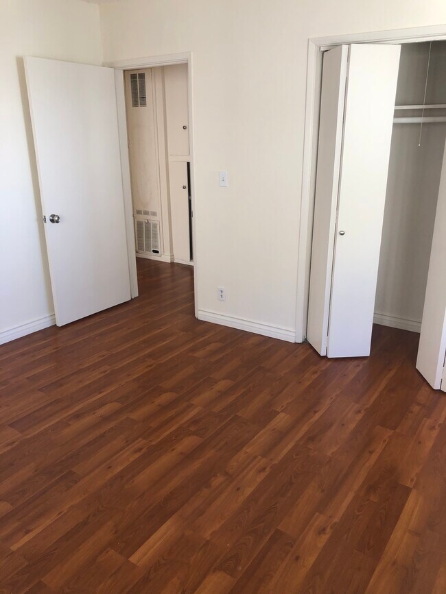 Foto del edificio - 14275 Dickens St