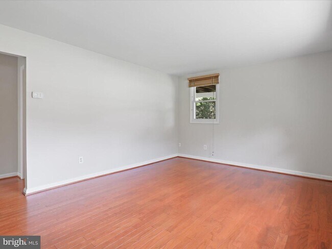 Foto del edificio - 5544 Halwis St
