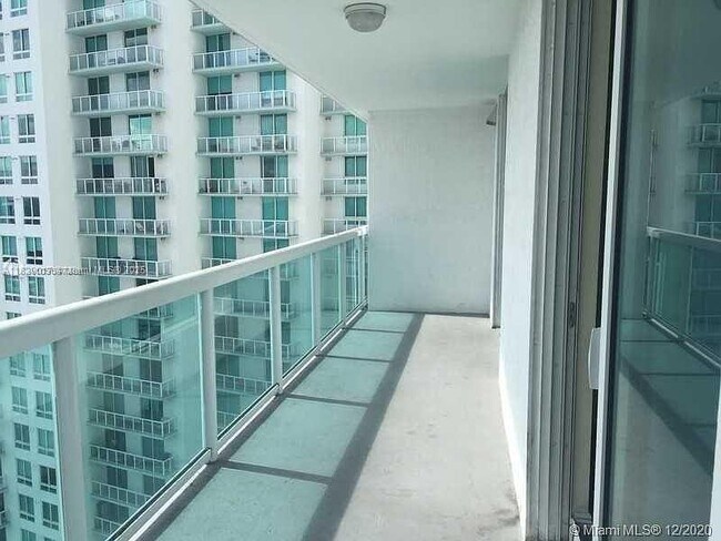 Building Photo - 1800 N Bayshore Dr