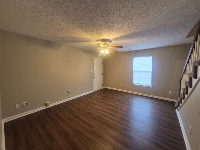 Foto del edificio - 3831 Jockey Dr