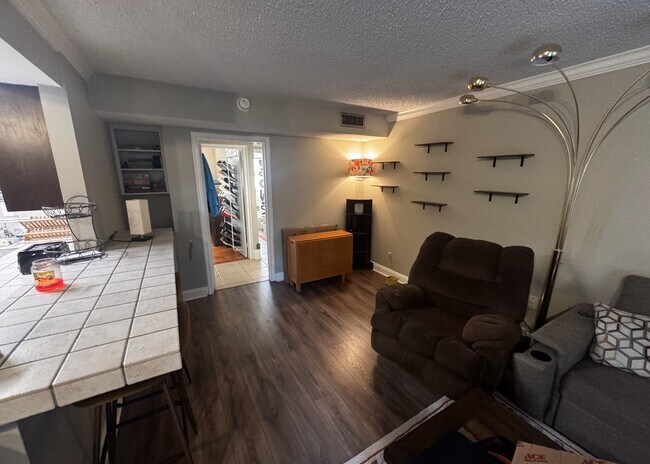 Building Photo - 2893 S Osceola Ave