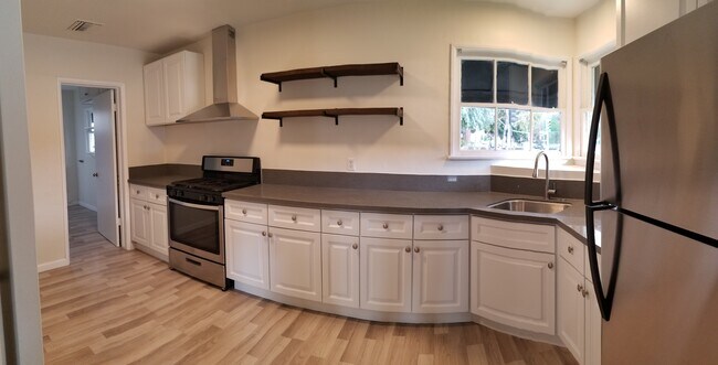 Foto del edificio - 14701 Burbank Blvd