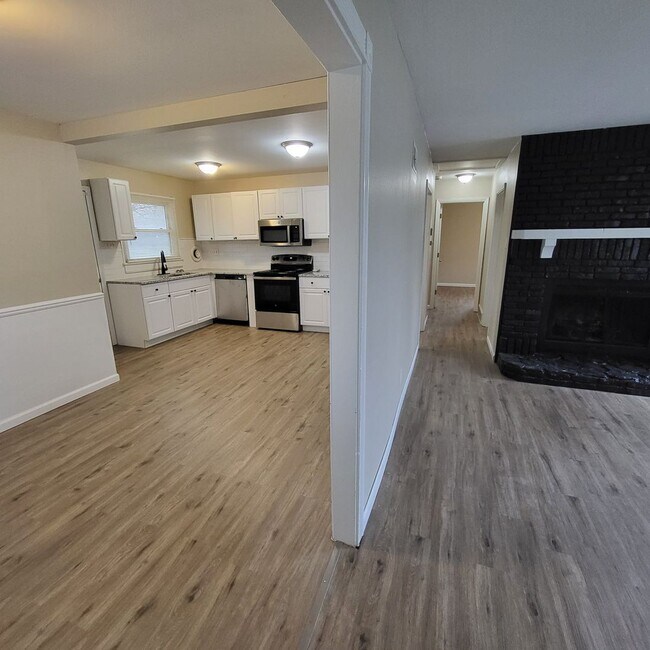 Foto del edificio - Welcome to Walker - Fully Renovated 3 BR