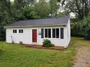 Building Photo - 326 Hummingbird Ln