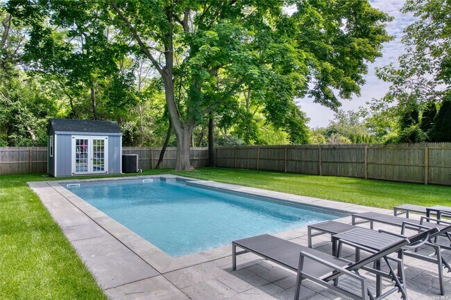 Foto del edificio - 174 Manor Ln