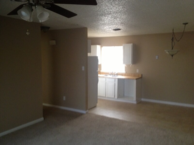 356 Dees St Unit 4, DeRidder, LA 70634 Room for Rent in DeRidder, LA
