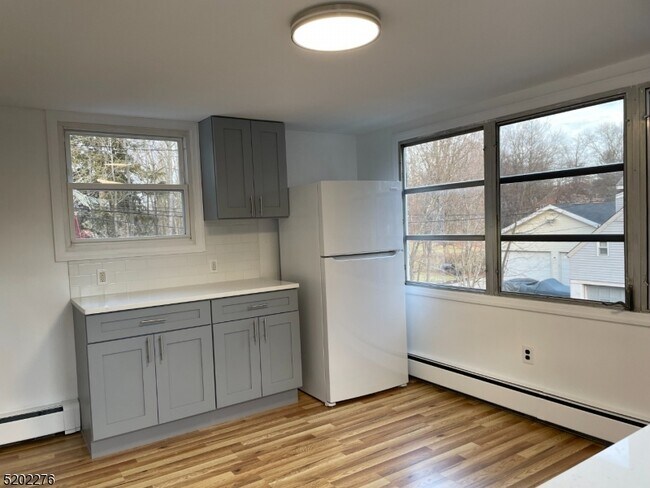 Foto del edificio - 26 Ridgeway Ave
