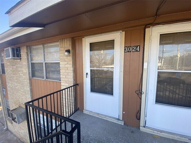 Foto del edificio - 3024 Elgin St