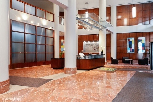 Building Photo - 211 E Ohio St