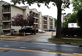 Interior Photo - 806 West Green St