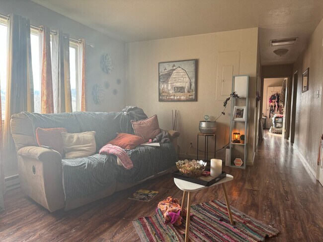 Foto del edificio - 1725 Sunkist Dr