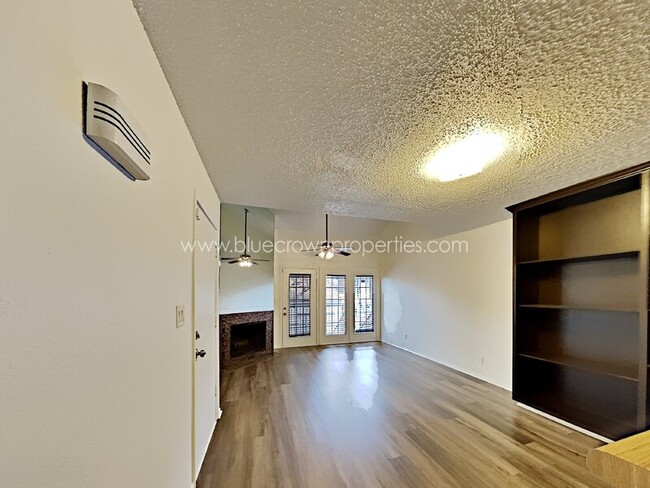 Foto del edificio - 13215 Emily Rd