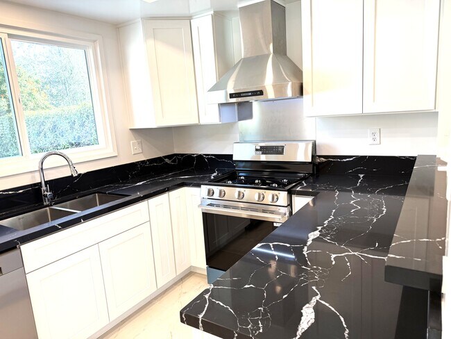 Foto del edificio - 3650 Hackett Ave