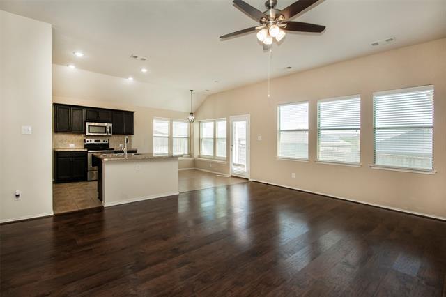 Foto del edificio - 501 Crown Oaks Dr