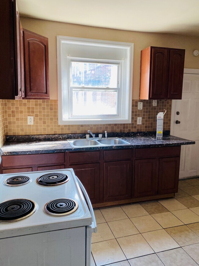 Foto del edificio - 5447 Torresdale Ave